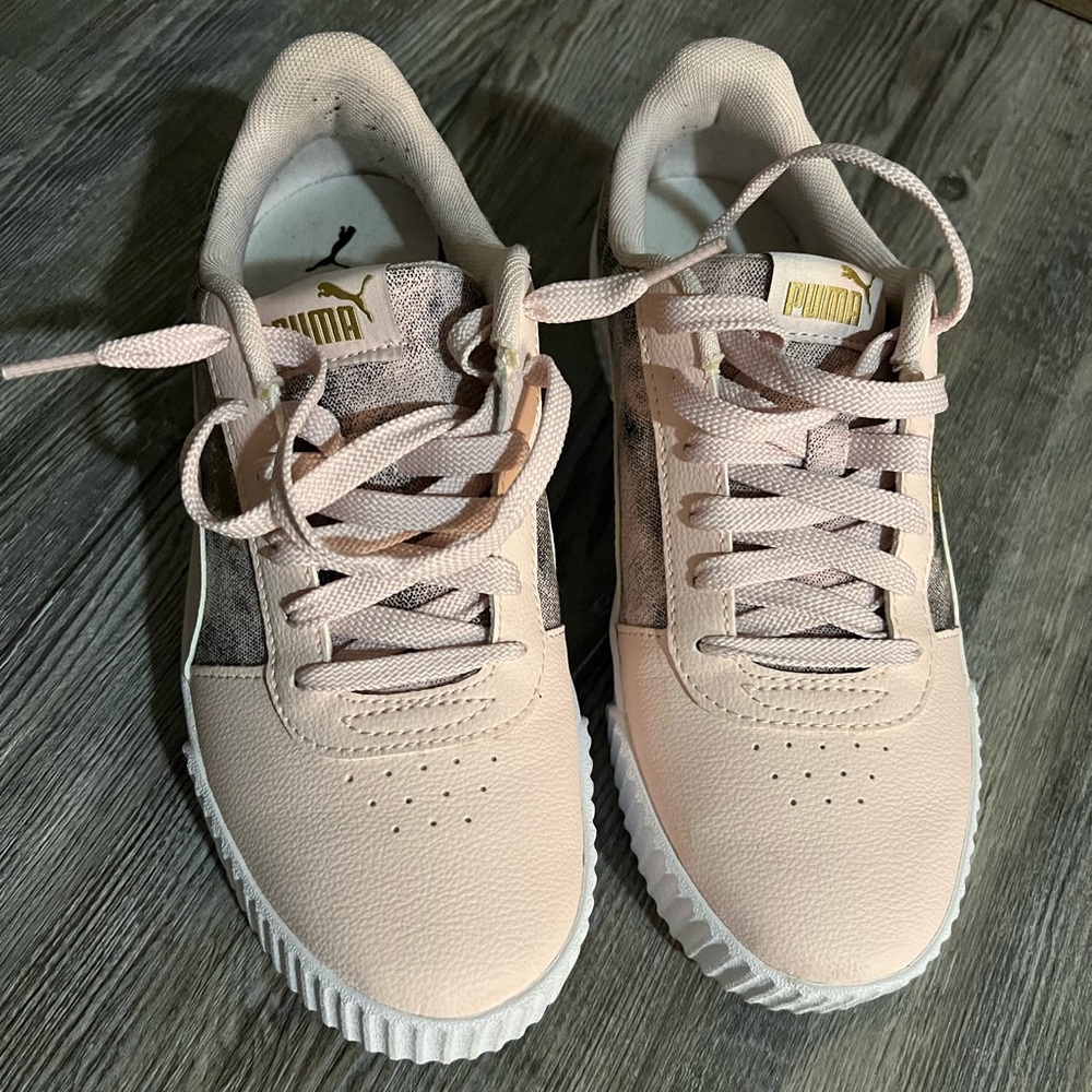 Puma Womans size 8